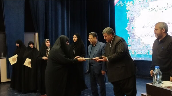 برگزاری جلسه مدیران مدارس منطقه ۱۴ 