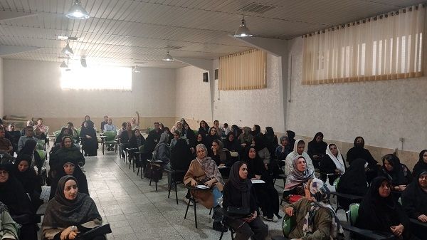  پیوند اولیا و مربیان فرصتی طلایی برای تقویت تعامل خانه و مدرسه است