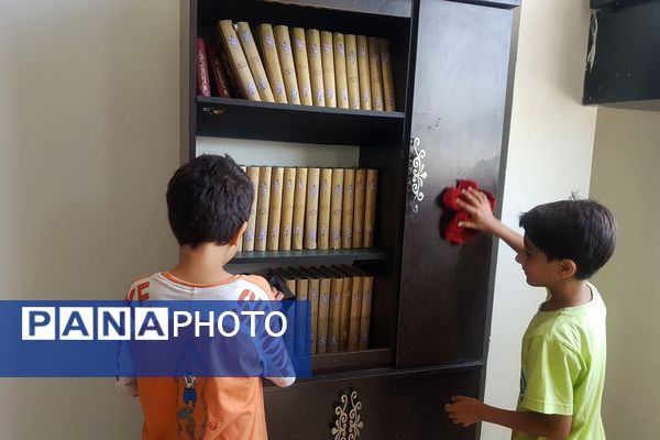 غبارروبی و آماده سازی نمازخانه‌های مدارس پردیس