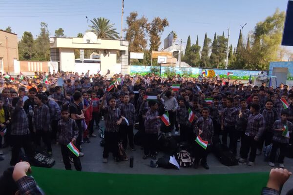  بزرگداشت روز دانش آموز در آموزشگاه معارف۶ شیراز 