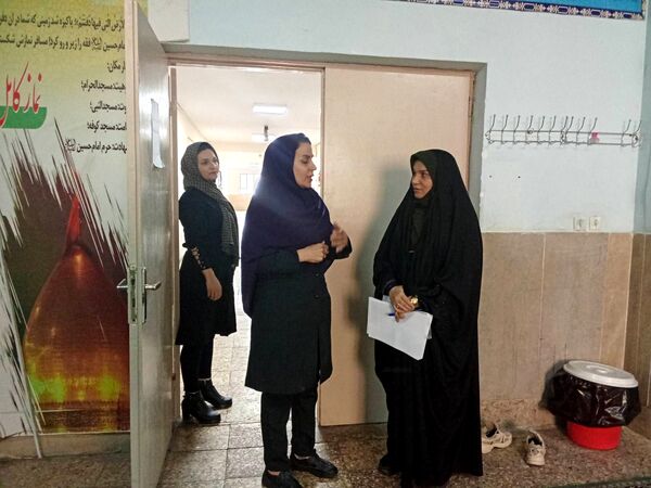 بازدید مسئولان وزارتی آموزش و پرورش شهرستان‌های تهران از مدرسه شهید رجایی شهر قدس 