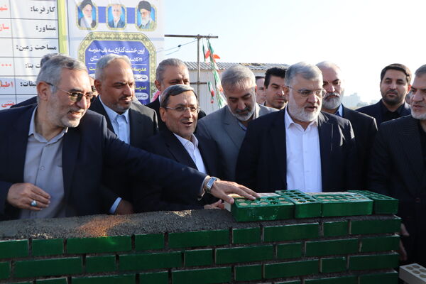 خشت گذاری ۲ مدرسه در ناحیه یک شهرستان بهارستان