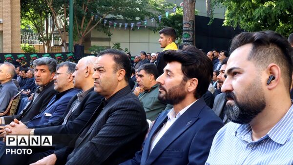 وداعِ اشک‌آلودِ هزاران فرهنگی با رهبرِ شهیدِ آسمانی