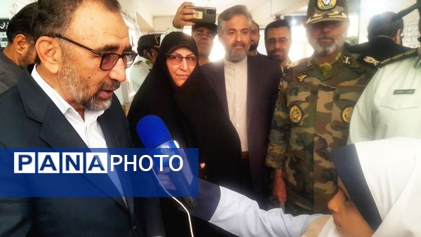 آیین نواختن زنگ مهر، ایثار و شهادت در دبستان شاهد حاج تقی آقا بزرگ ناحیه یک مشهد 