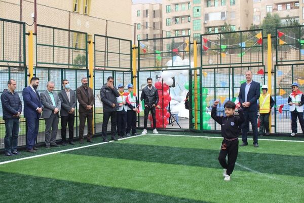 افتتاح زمین چمن مصنوعی دبستان شهدای پاسدار؛ گامی برای نشاط و سلامت دانش‌آموزان