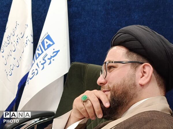 نشست صمیمی خبرنگاران پانا با مدیرکل آموزش و پرورش قم
