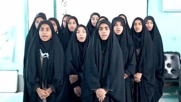 جشنواره سرود دانش‌آموزی در جزیره هرمز