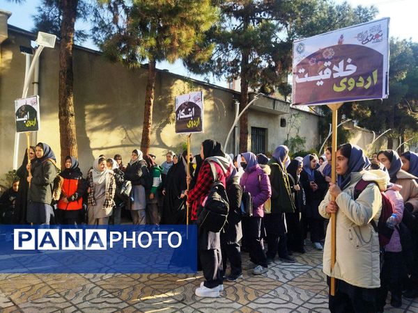 اردوی تمشک فرصتی برای رشد و شکوفایی استعدادهای دانش آموزان