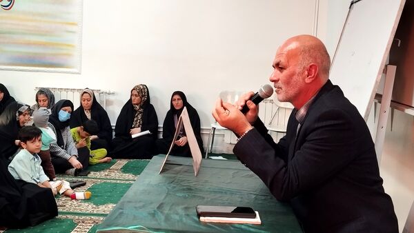 جلسه آموزش خانواده در مدرسه مهندس رحمانی فرد ناحیه ۱ مشهد مقدس