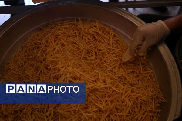  پخش 8600 غذای گرم با همت مرکز نیکوکاری شهید مهدی باکری و موسسه نذرواره در تبریز