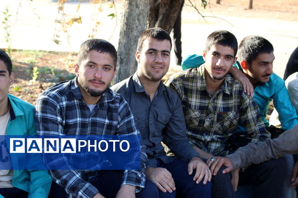 کارگاه آموزش بهداشت روان در مدرسه نخبگان عشایر گنجه‌ای برگزار شد