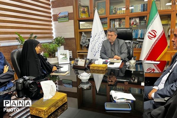نشست صمیمی رئیس اموزش و پرورش شهرستان پاکدشت با خبرنگاران پانا پاکدشت