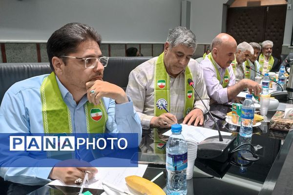 نشست هم‌اندیشی پیشکسوتان سازمان دانش‌آموزی استان کرمانشاه