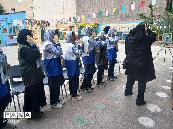 مراسم نهال امید یادواره شهید جاوید الاثر ماکان نصیری درمدرسه میثاق ناحیه ۳