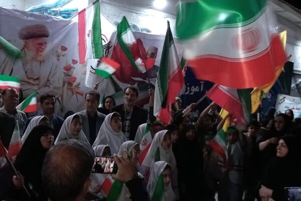 موکب آموزش و پرورش ناحیه یک کرمانشاه، نقطه عطف راهپیمایی شبانه شد