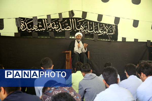 مراسم عزاداری ایام فاطمیه توسط دانش‌آموزان تنگستانی