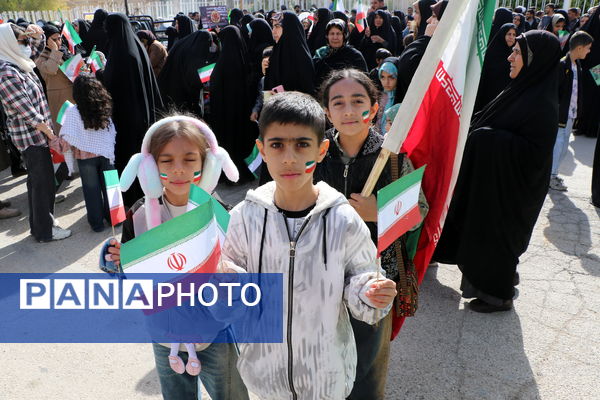 حضور آگاهانه مردم شهرستان کوار در راهپیمایی ۲۲ بهمن