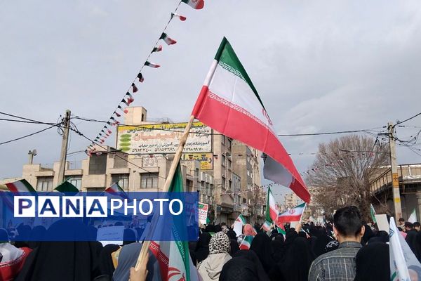 22بهمن در اسلامشهر؛ حماسه‌ای از جنس حضور