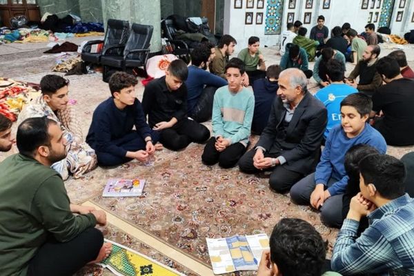 استقبال پرشور دانش‌آموزان شهریاری از آیین معنوی اعتکاف
