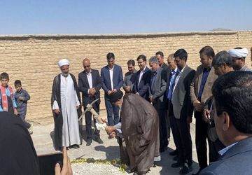 کلنگ‌زنی نمازخانه در مدرسه برکت علیاشهر 