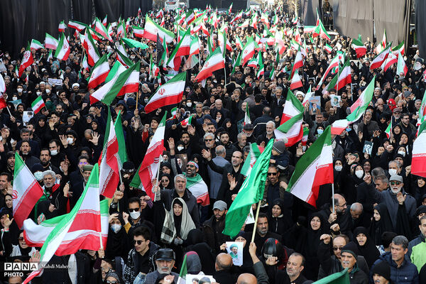 مراسم بیعت با سومین رهبر انقلاب در تهران - 2