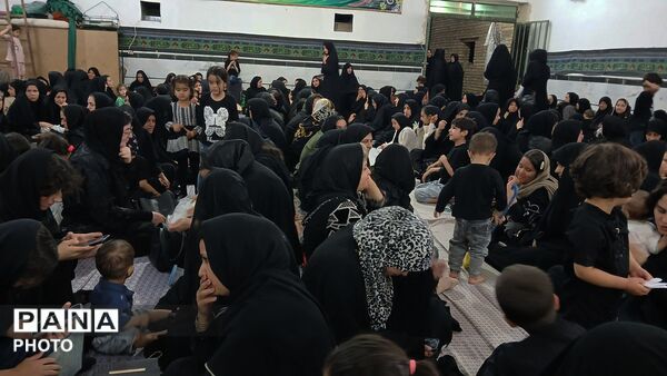 مراسم شب عاشورا در حسینیه مخلصین حسین دهستان حاجی آباد 