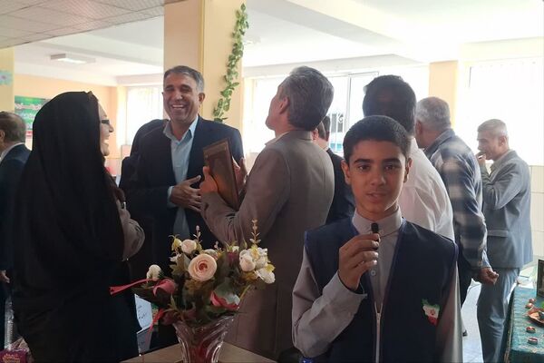 بزرگداشت روز عصای سفید در آموزشگاه شوریده شیرازی