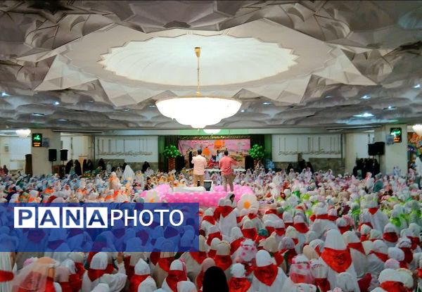 جشن تکلیف 3 هزار نفری دختران در حرم حضرت معصومه(س)