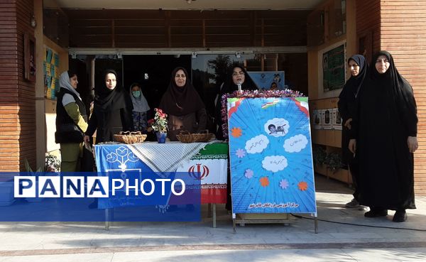هفته بسیج دانش‌آموزی در دبیرستان فرزانگان قائمشهر