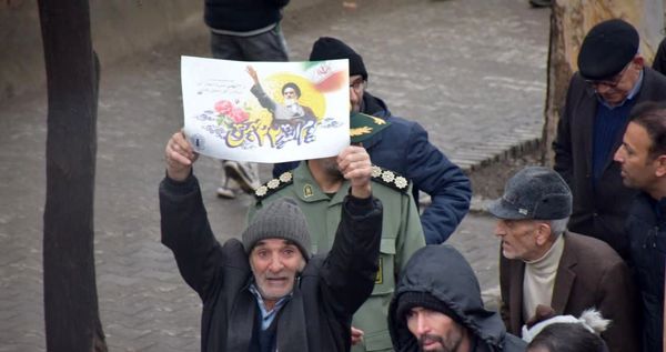  لبیک ملت ایران به فرمان رهبری