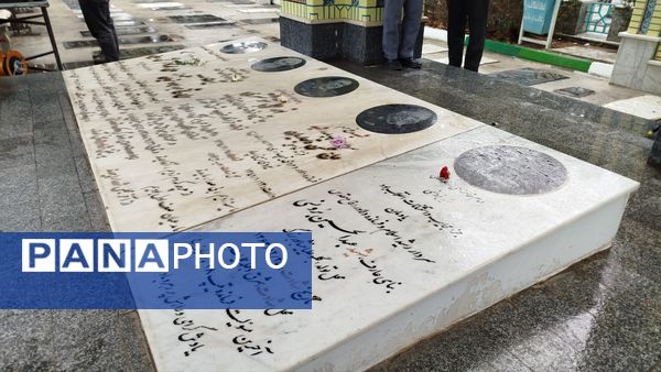 غبار روبی و عطر افشانی گلزار شهدا  در نیشابور 