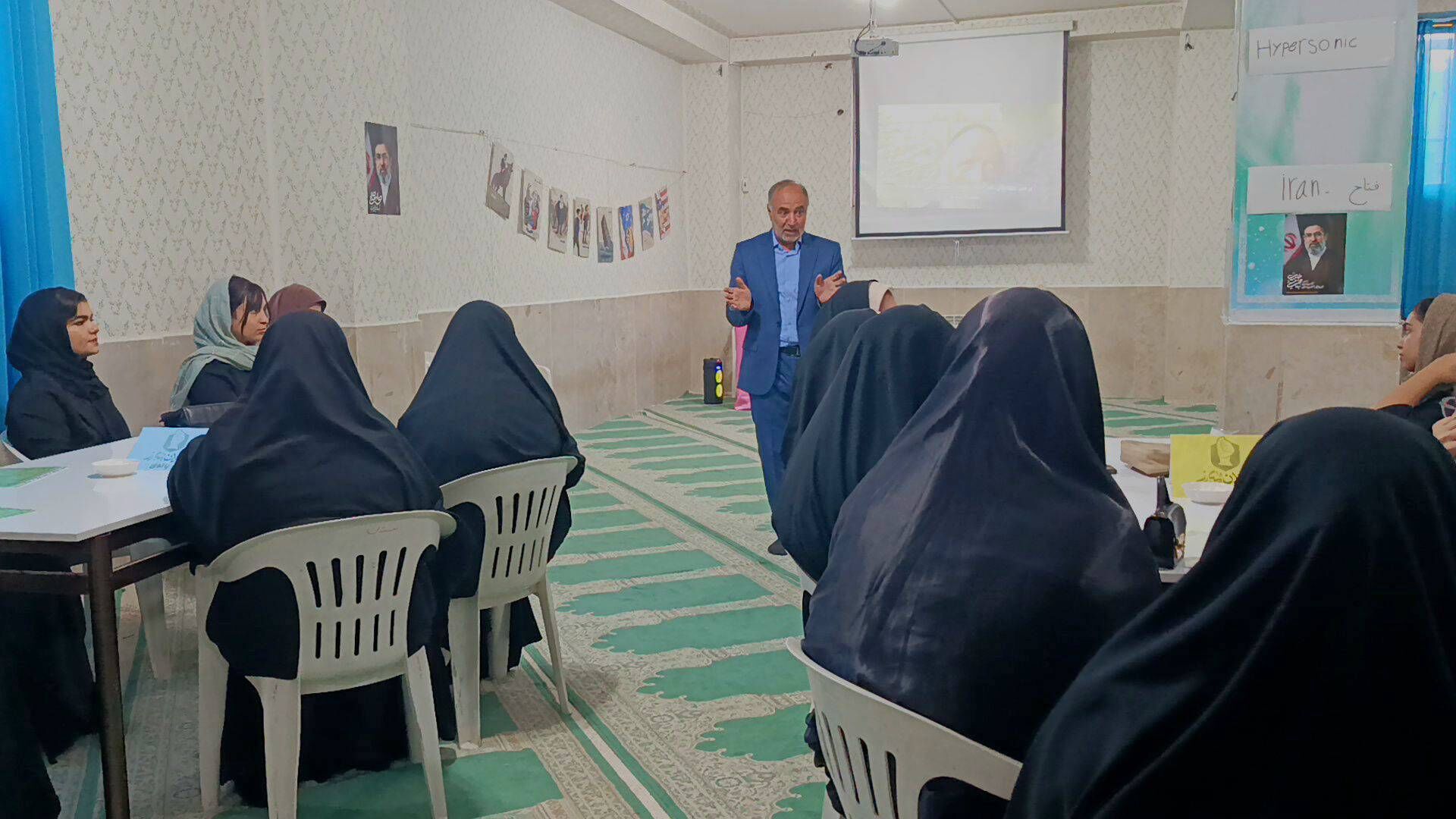  پاتوق دختران نوجوان مبارز شهرستان سملقان فضایی پر از عشق و دوستی و آگاهی