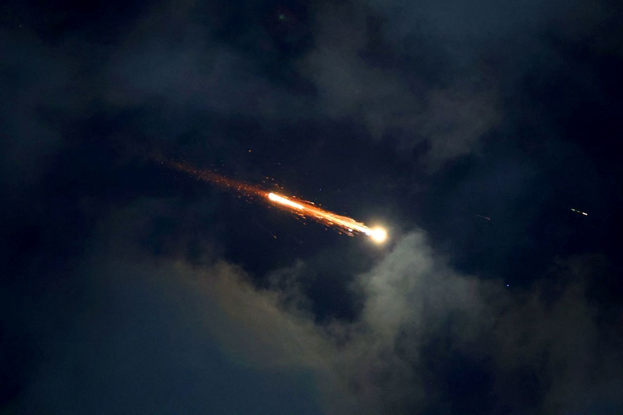 تلگراف تایید کرد: اصابت موشک‌های ایرانی به پنج پایگاه نظامی رژیم اسرائیل و سانسور تل‌آویو