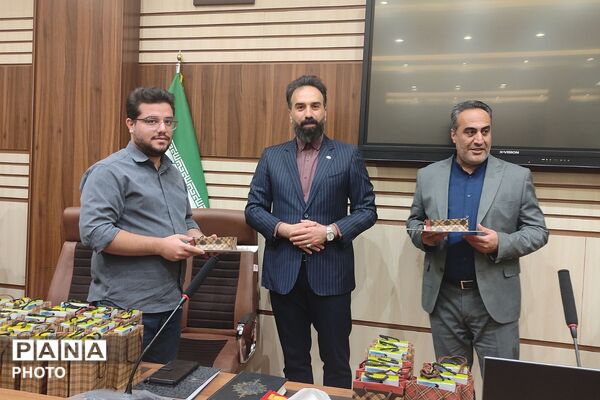 تجلیل از معاونین پرورشی در ناحیه دو شهرری 