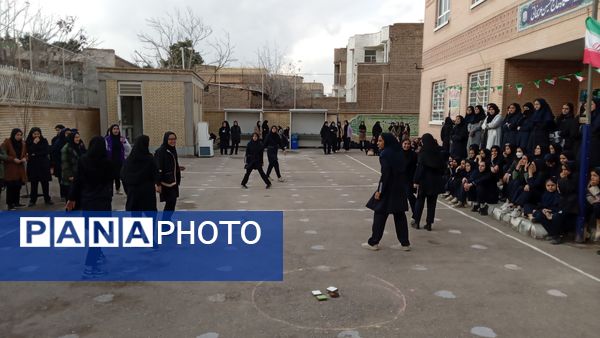  مسابقات ورزشی در دبیرستان خاص نمونه فرهنگ 