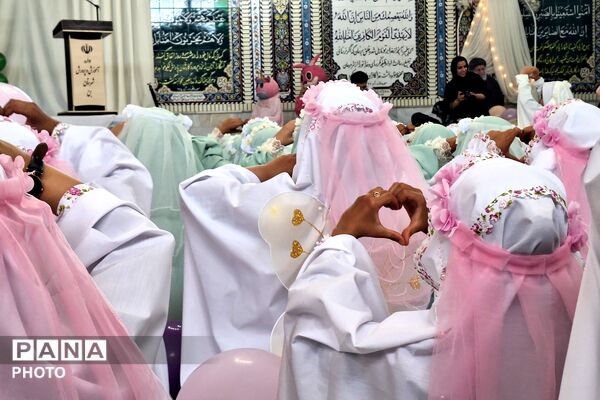 آغاز مسیر نور؛ قاب‌هایی از جشن تکلیف دختران شهرستان بن