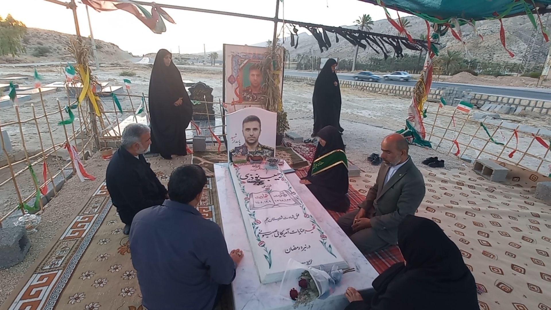 تکریم خانواده شهید حبیب نوذری در شهرستان جم