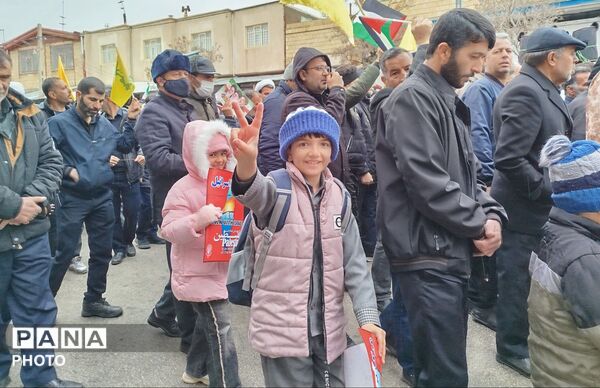 حضور پرشور‌ دانش آموزان در قدس امسال به یاد میناب 
