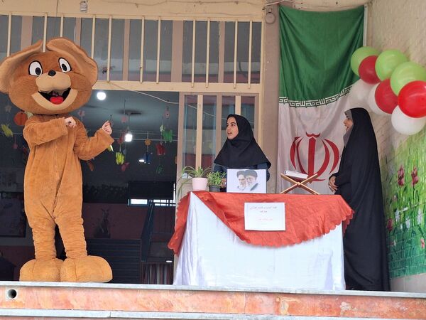 افتتاح کافه کتاب در دبستان کوثر۲ ملارد