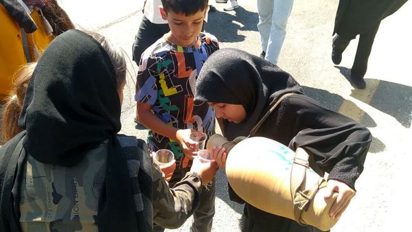 حضور پرشور مردم کاشمر در پیاده‌روی جاماندگان اربعین حسینی