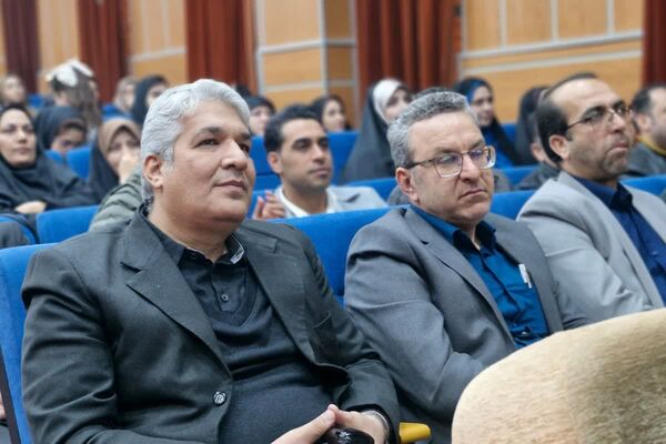 آیین تجلیل و اختتامیه طرح‌های آموزشی معاونت آموزش متوسطه و برگزیدگان رتبه‌های برتر آموزشی در قرچک