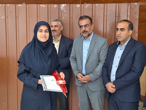 تجلیل از دانش‌آموزان مقام آور و فعالان جشنواره نوجوان خوارزمی