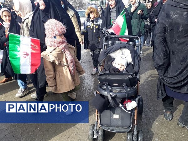 جلوه‌هایی از حماسه آفرینی مردم شیروان در راهپیمایی ۲۲ بهمن 