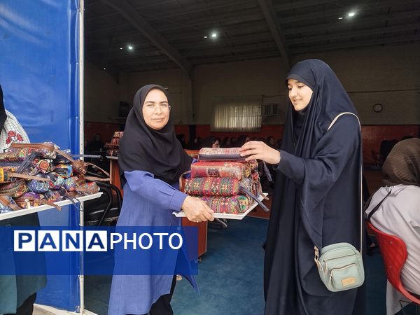 مراسم آغاز سال تحصیلی جدید ویژه دانش‌آموزان ورودی دهم در دبیرستان نمونه محبی نیشابور