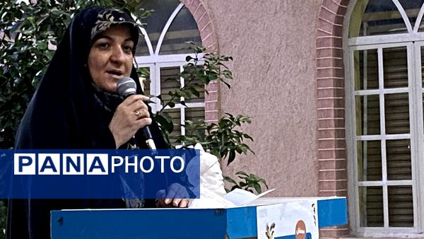 محفل شعر در سازمان دانش‌آموزی یزد 