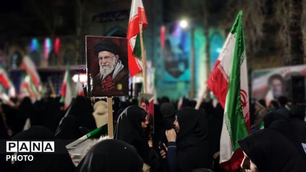 «فدای ایران»؛ پیام تویسرکان به جهان در مراسم اربعین قائد شهید