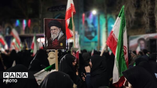 «فدای ایران»؛ پیام تویسرکان به جهان در مراسم اربعین قائد شهید