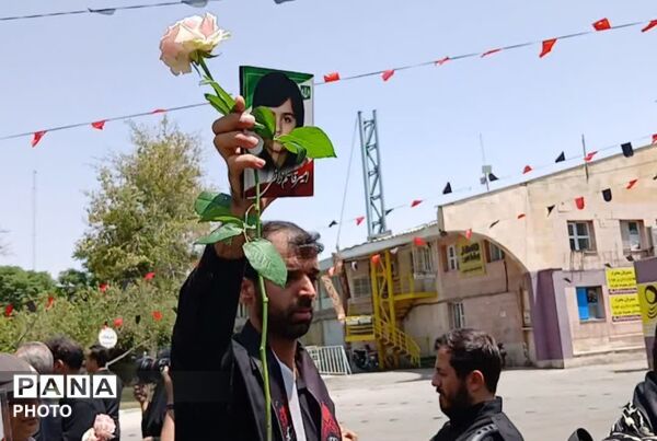 روایتی از مهر و ایثار با استقبال از خانواده شهدای میناب