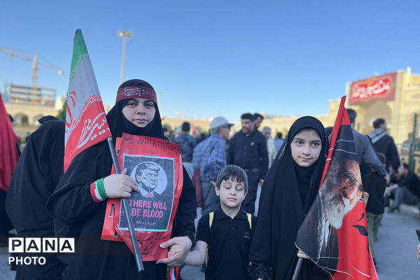 مشهد در سوگ؛ بدرقه باشکوه رهبر شهید انقلاب در جوار بارگاه رضوی