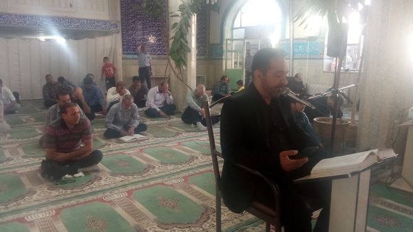 آوای دلنشین دعای عرفه در مساجد شهر بن طنین‌انداز شد